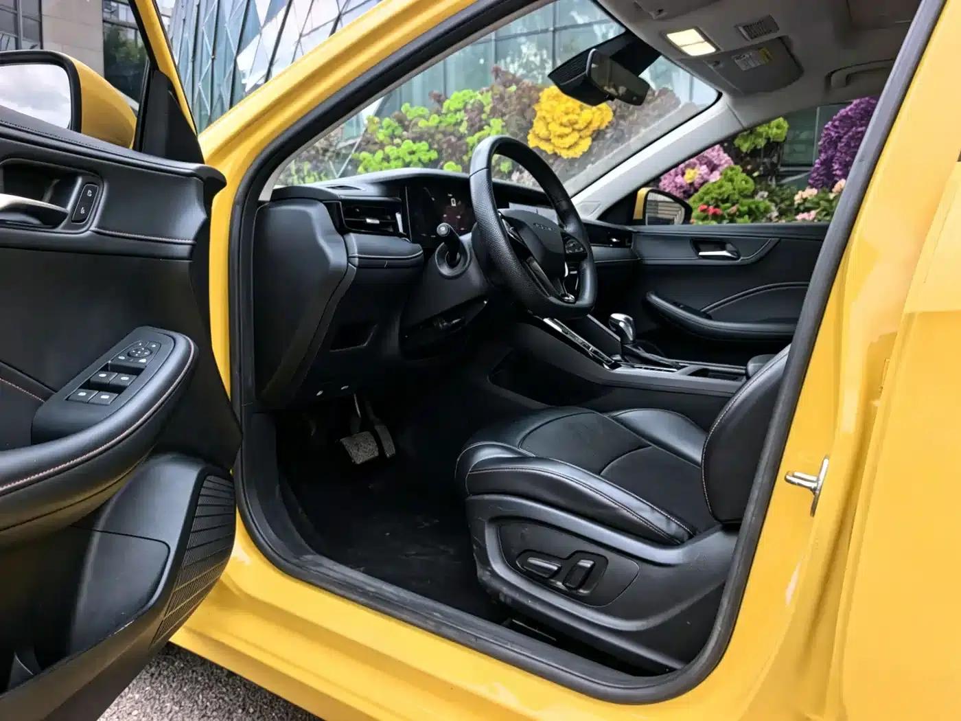 Roewe i5 2023 1.5L CVT Flagship Edition — миниатюра 4