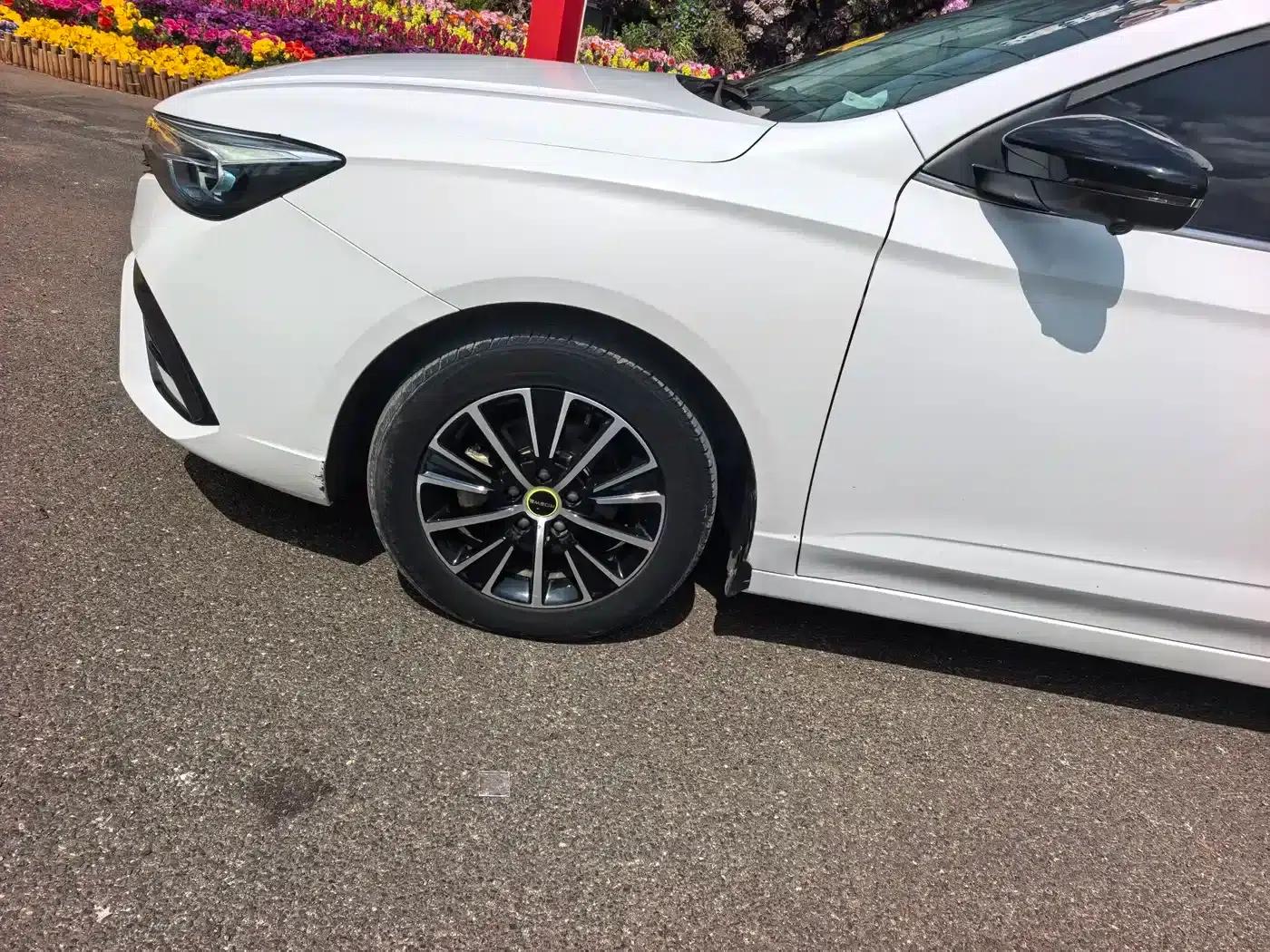 Roewe i5 2021 1.5L CVT Diamond Edition — миниатюра 4
