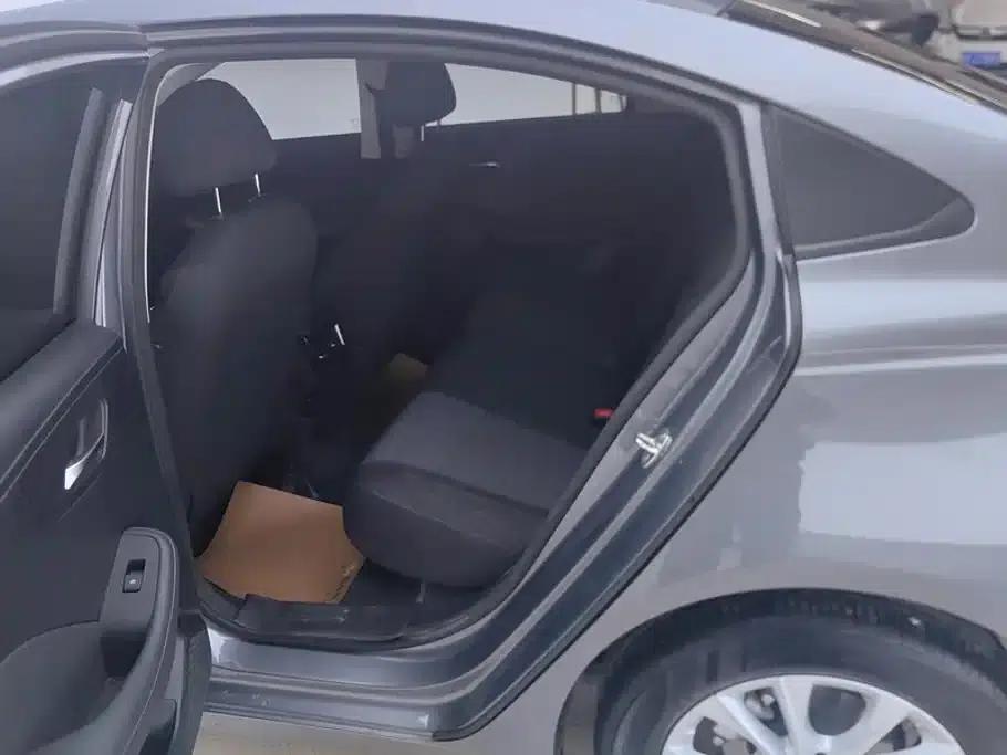 Roewe i5 2026 1.5L Manual Comfort Edition — миниатюра 11