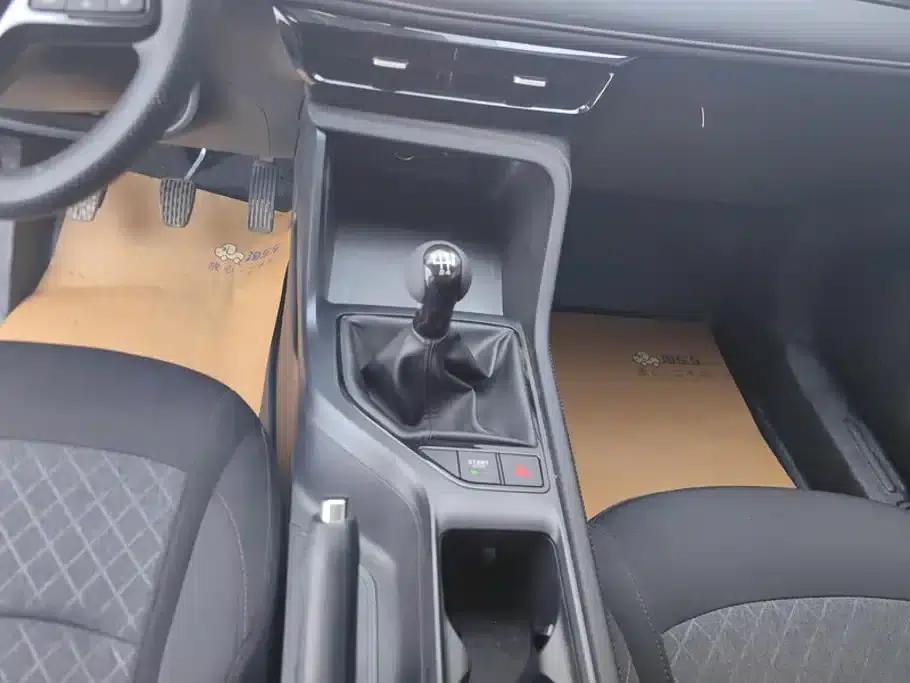 Roewe i5 2026 1.5L Manual Comfort Edition — миниатюра 16