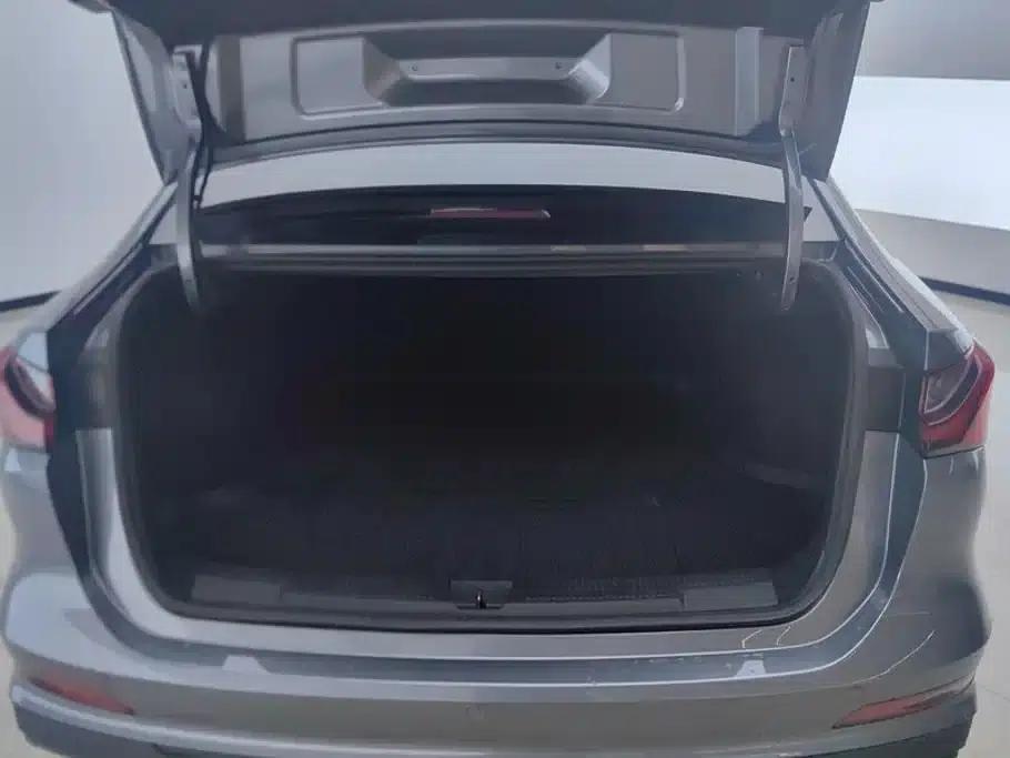 Roewe i5 2026 1.5L Manual Comfort Edition — миниатюра 4