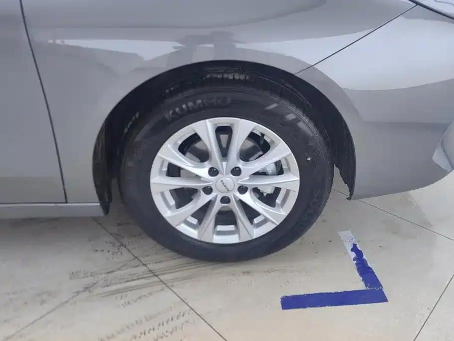 Roewe i5 2026 1.5L Manual Comfort Edition — миниатюра 6