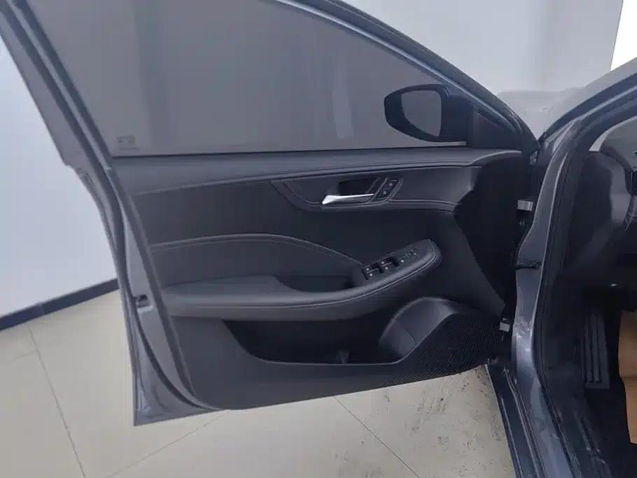 Roewe i5 2026 1.5L Manual Comfort Edition — миниатюра 7