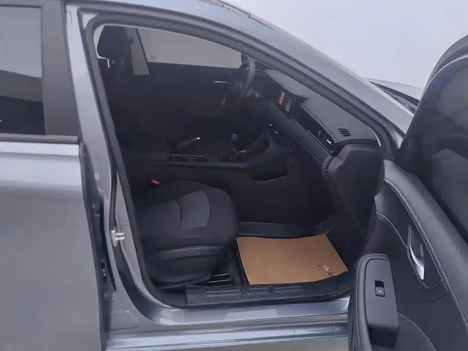 Roewe i5 2026 1.5L Manual Comfort Edition — миниатюра 8