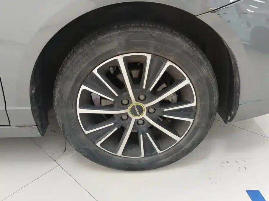 Roewe i5 2021 1.5L CVT Diamond Edition — миниатюра 6