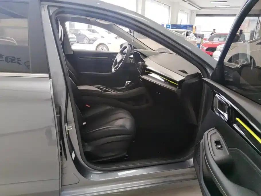 Roewe i5 2021 1.5L CVT Diamond Edition — миниатюра 8