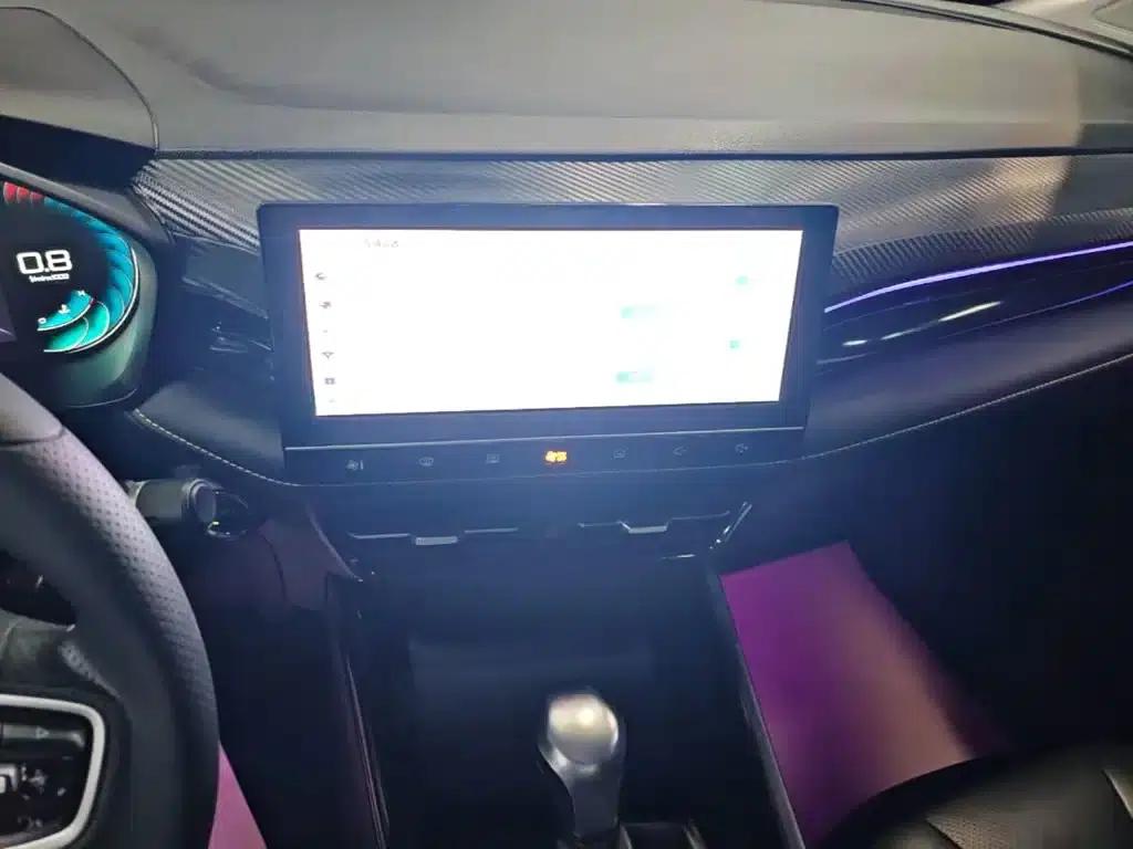 Roewe i5 2021 Facelift 1.5L CVT Diamond Edition — миниатюра 13