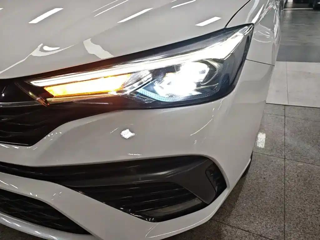 Roewe i5 2021 Facelift 1.5L CVT Diamond Edition — миниатюра 24