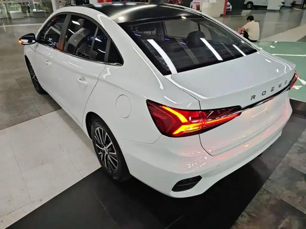Roewe i5 2021 Facelift 1.5L CVT Diamond Edition — миниатюра 5