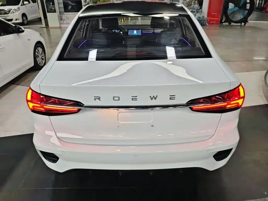 Roewe i5 2021 Facelift 1.5L CVT Diamond Edition — миниатюра 6