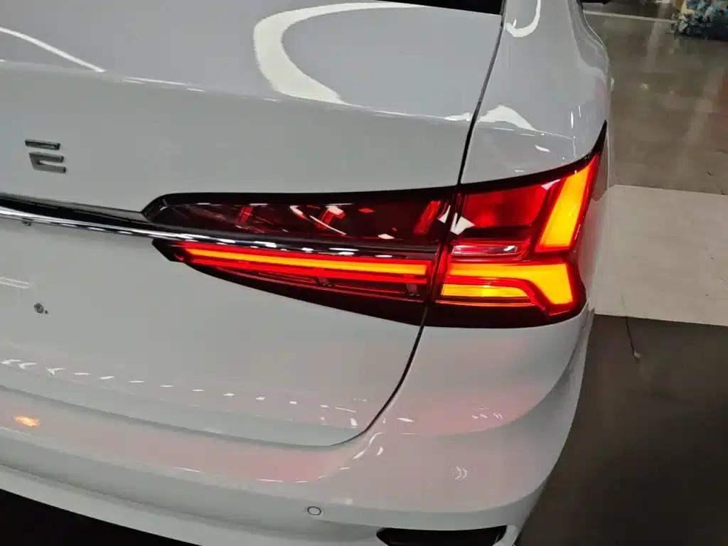 Roewe i5 2021 Facelift 1.5L CVT Diamond Edition — миниатюра 8