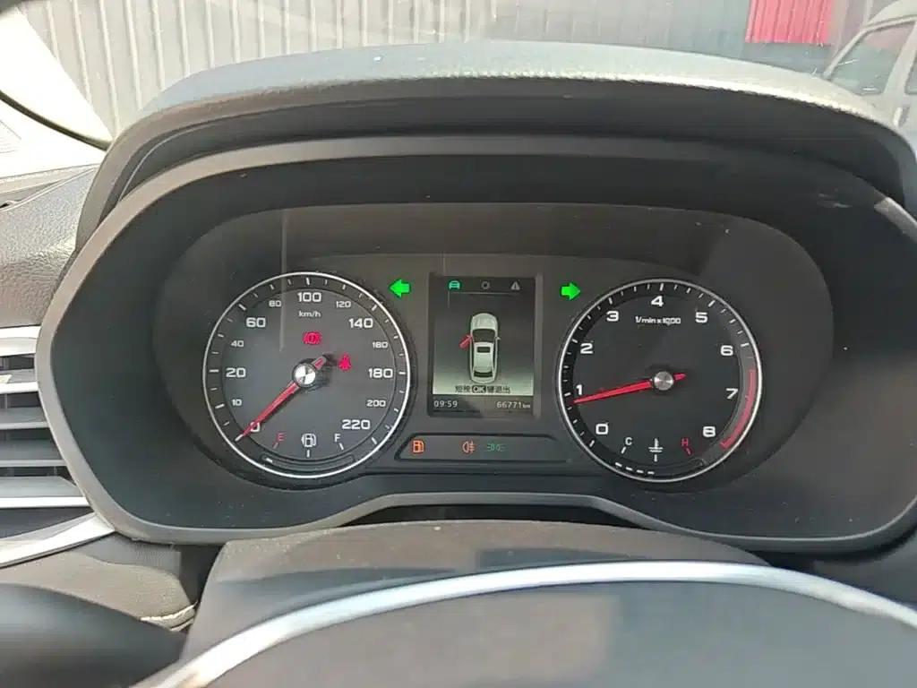 Roewe i5 2020 1.5L Manual 4G Connected Leading Edition — миниатюра 12
