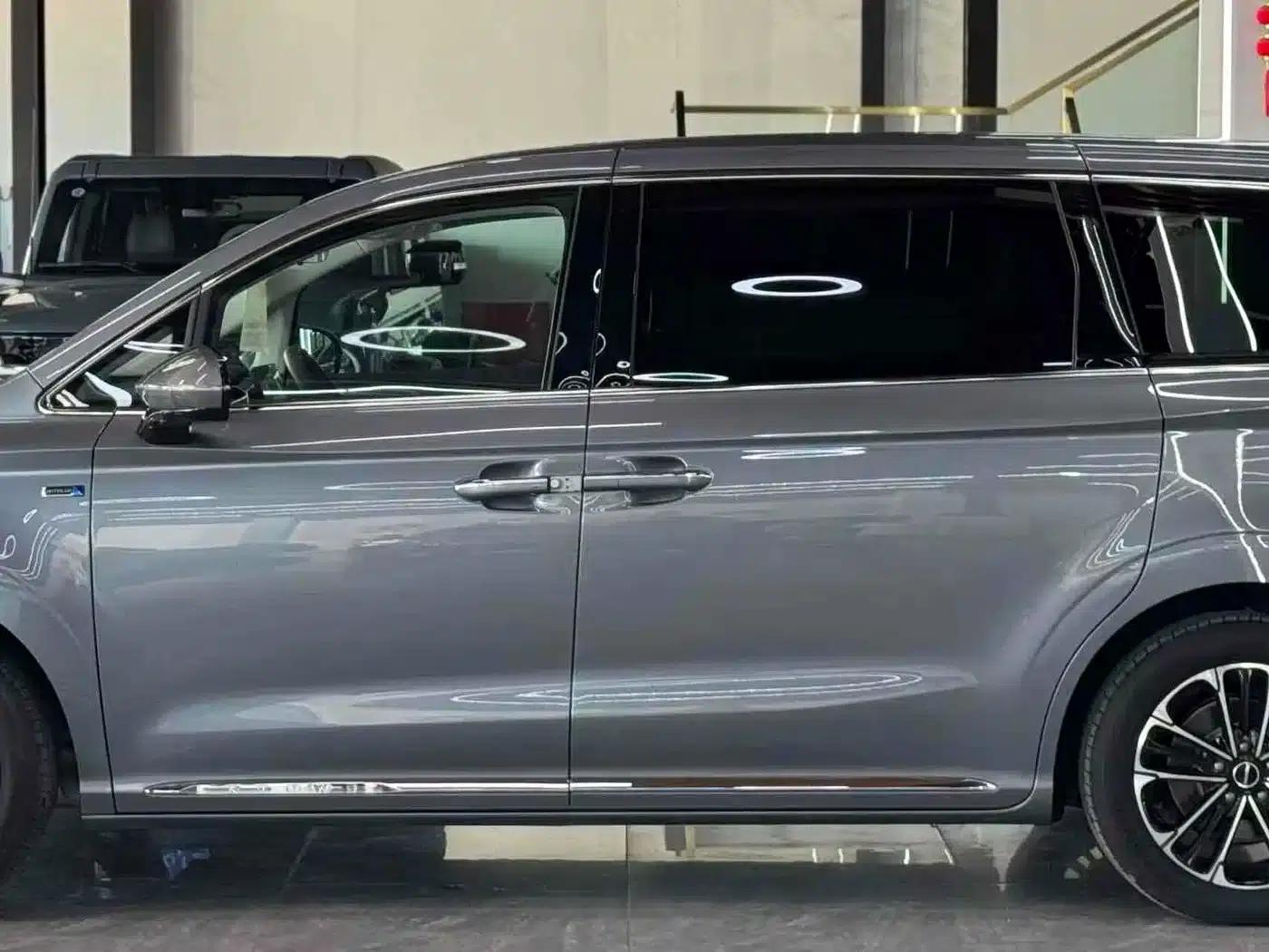 Roewe iMAX8 2023 400TGI Comfort Edition — миниатюра 5