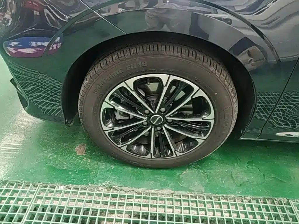 Roewe iMAX8 2021 400TGI Supreme Series Land Cruiser Edition — миниатюра 23