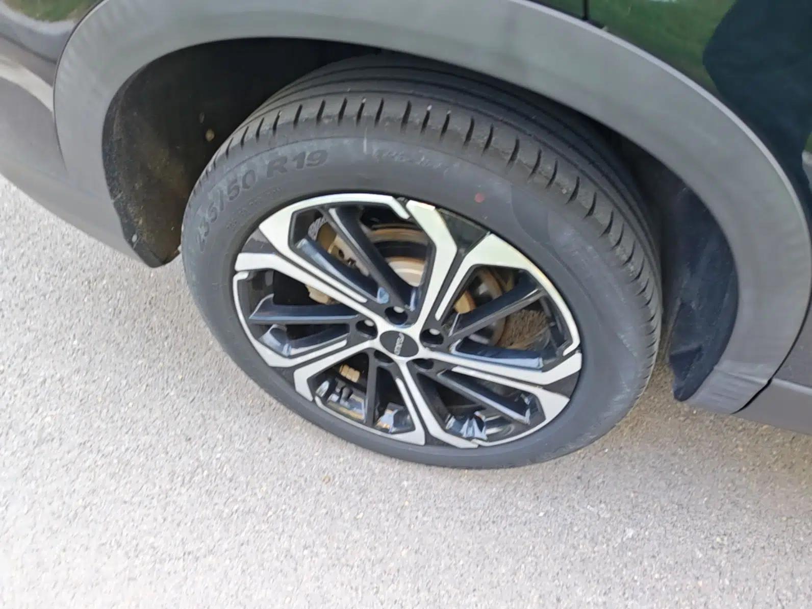 Dongfeng Aeolus Huge 2022 Mach Dual-Motor 1.5T MHD Dare-to-Dream Edition — миниатюра 11