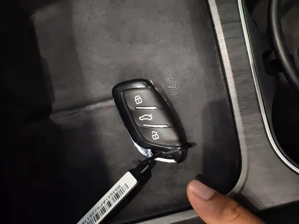 Roewe D7 2023 DMH 125km Flagship Edition — миниатюра 9