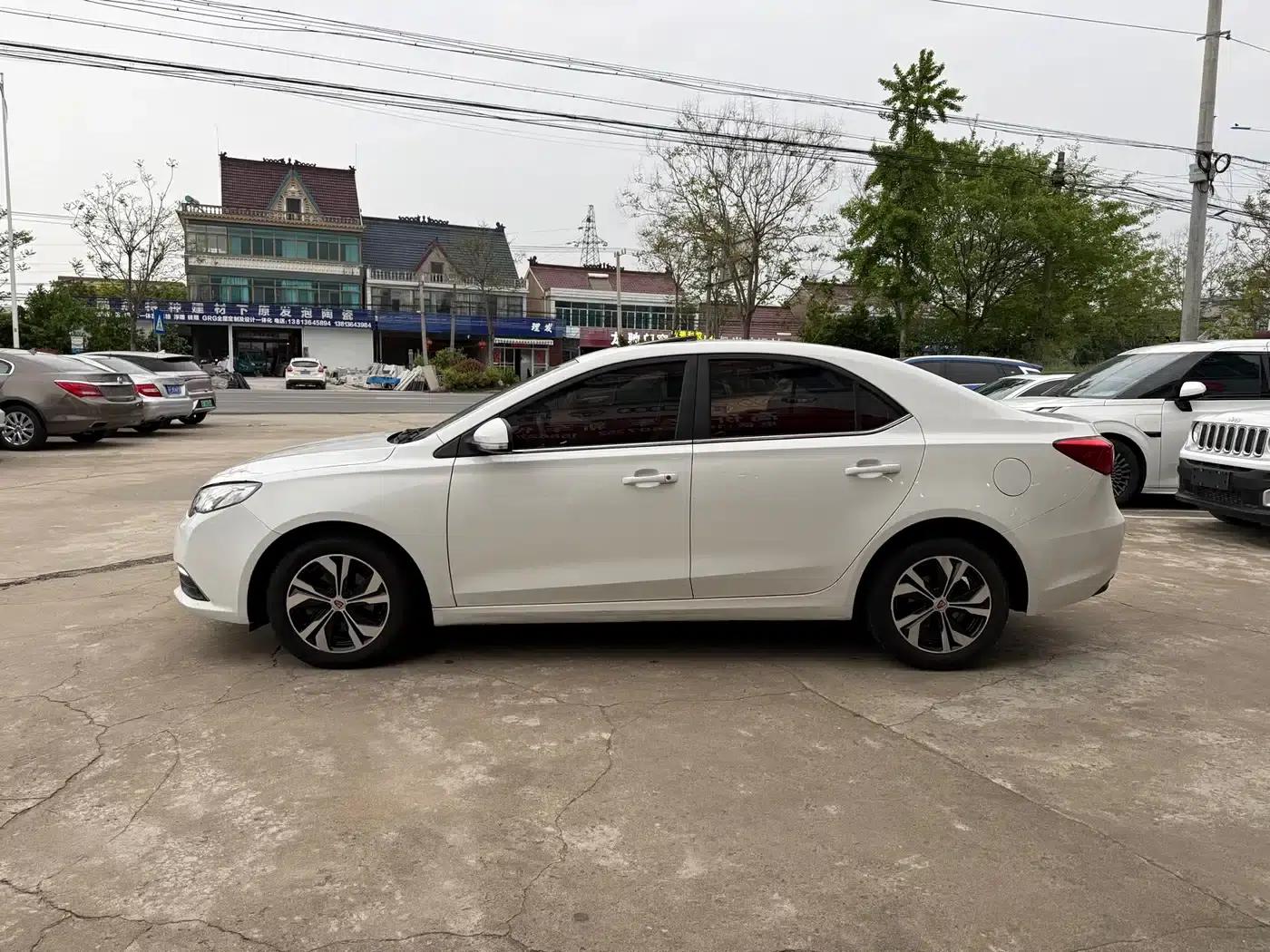 Roewe 360 2017 1.5L Automatic Deluxe Edition — миниатюра 6