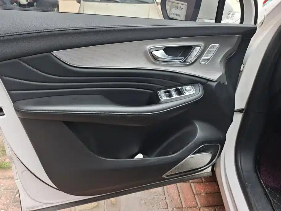 Roewe RX5 MAX 2019 300TGI Automatic Intelligent Cockpit Flagship Edition — миниатюра 7