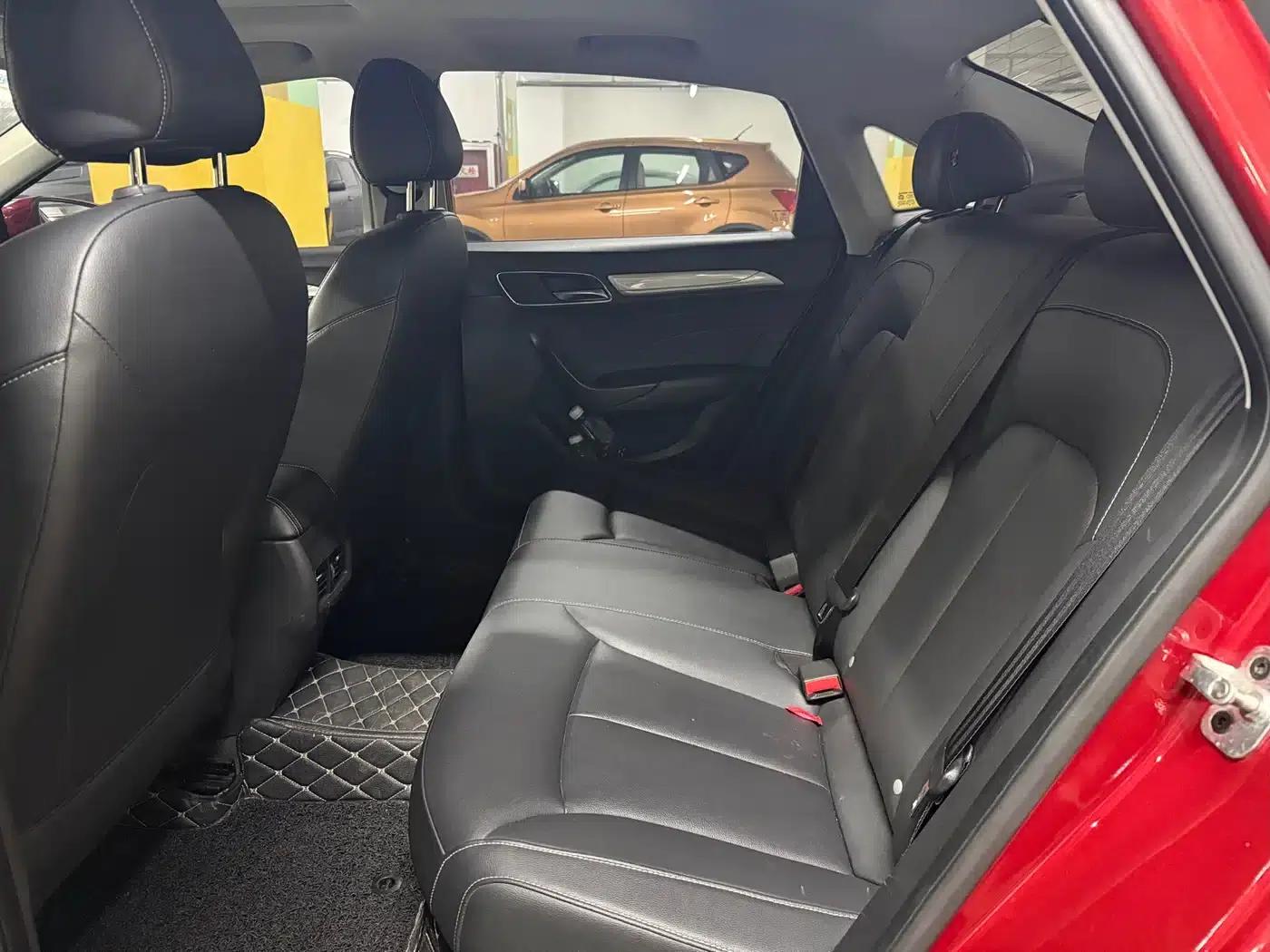 Roewe i6 New Energy 2017 45T Hybrid Connected Smart Edition — миниатюра 7