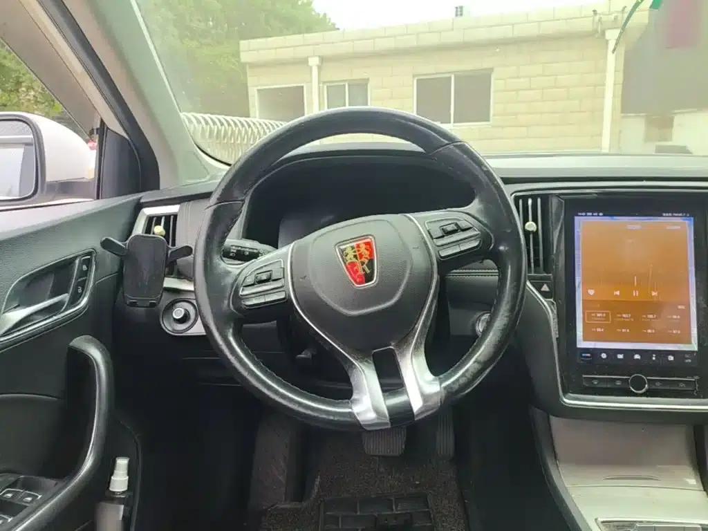 Roewe i6 New Energy 2019 PLUS 50T Internet Glory Flagship Edition — миниатюра 11