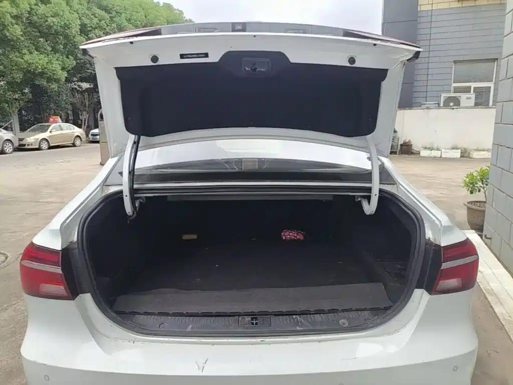 Roewe i6 New Energy 2019 PLUS 50T Internet Glory Flagship Edition — миниатюра 19