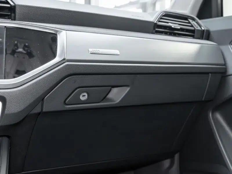 Audi Q3 2023 35 TFSI Fashion Dynamic Edition — миниатюра 12