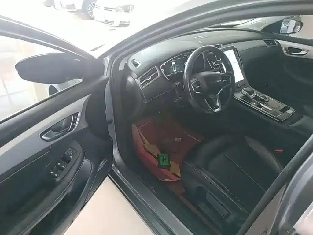Roewe i6 MAX 2020 300TGI Automatic Cool Edition — миниатюра 16