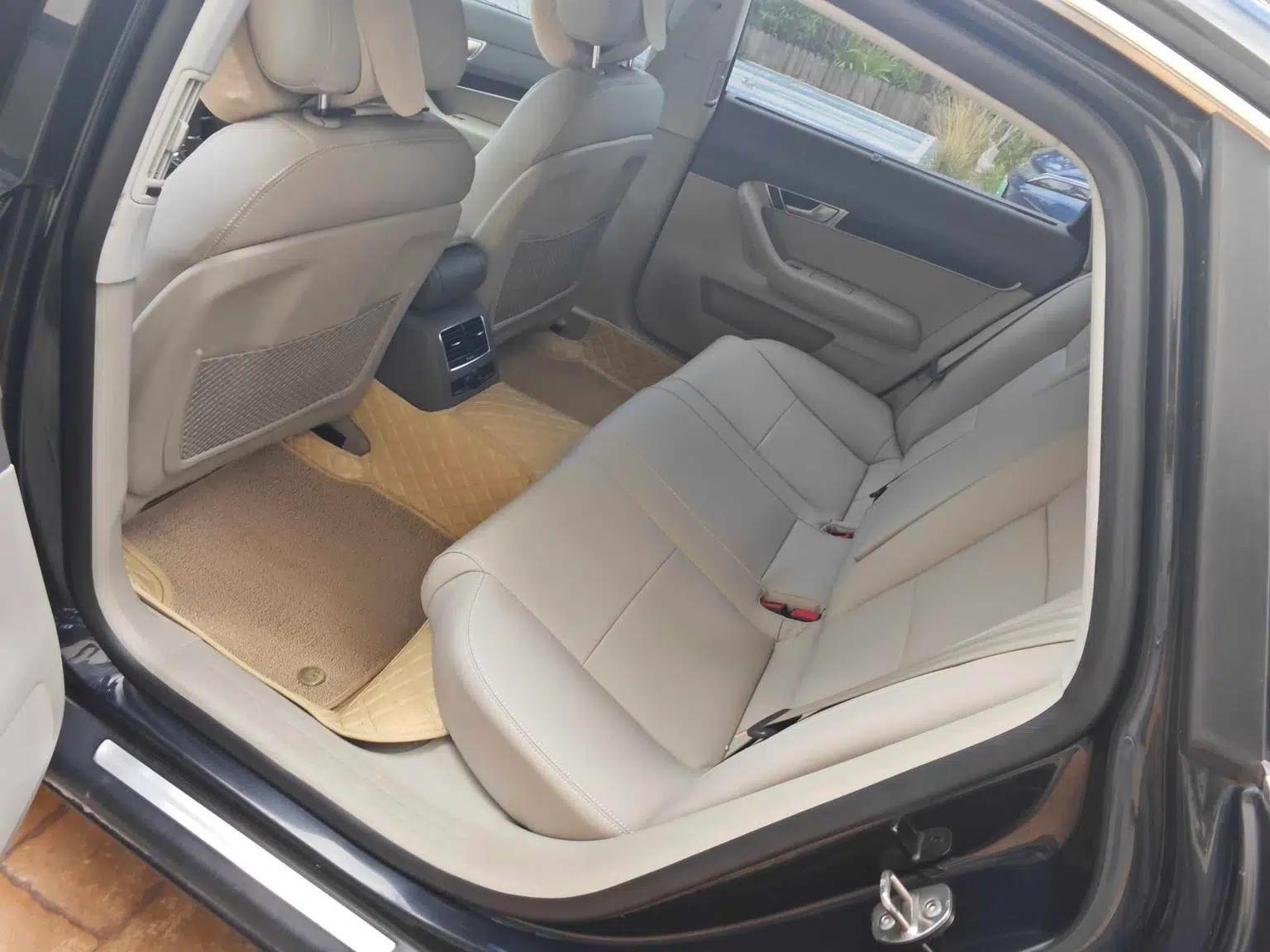 Audi A6L 2010 2.0 TFSI Automatic Standard Edition — миниатюра 7