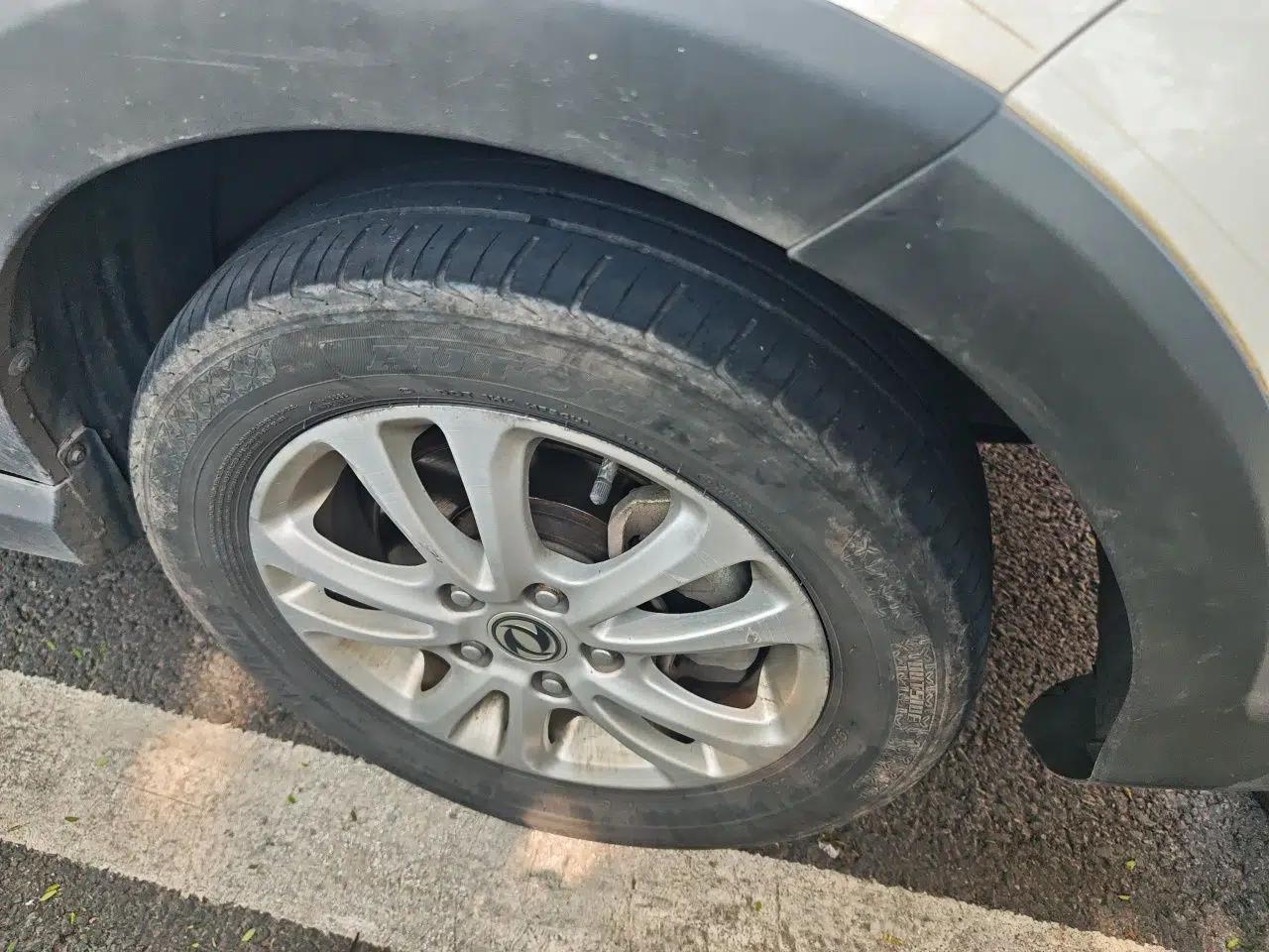Dongfeng Fengon 370 2016 1.5L Manual Luxury 7-Seater — миниатюра 8