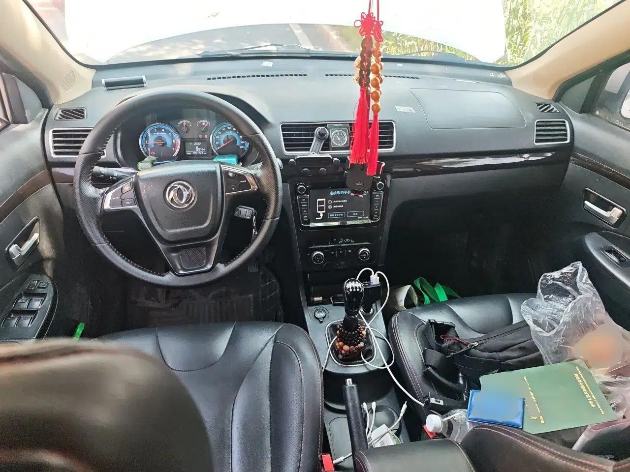 Dongfeng Fengon 370 2016 1.5L Manual Luxury 7-Seater — миниатюра 9
