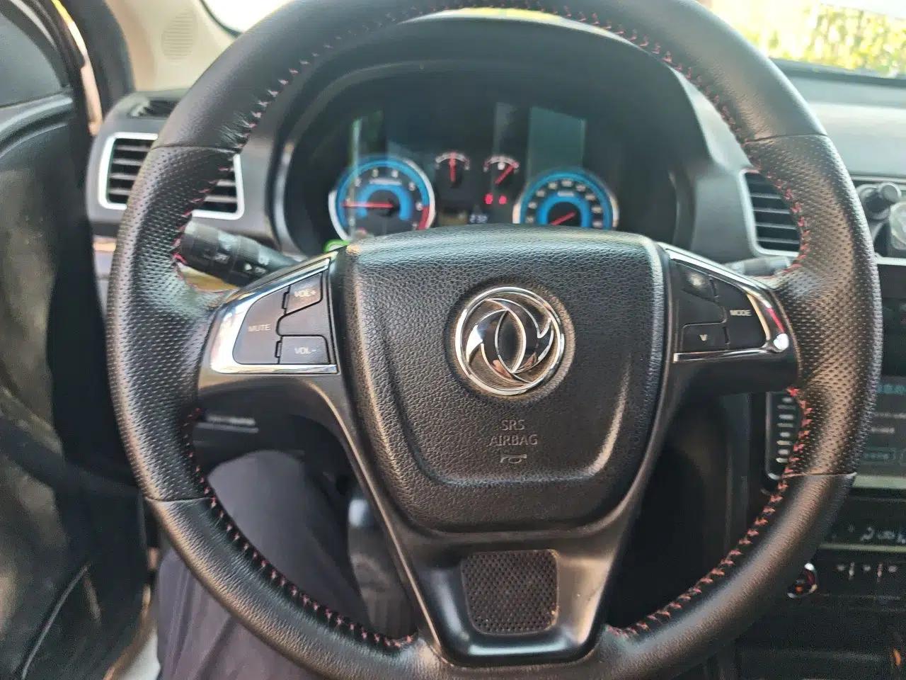 Dongfeng Fengon 370 2016 1.5L Manual Luxury 7-Seater — миниатюра 10