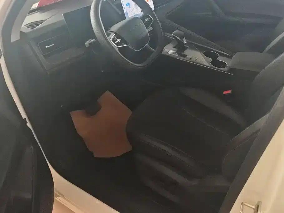 Roewe D5X DMH 2024 135 Flagship Edition — миниатюра 9