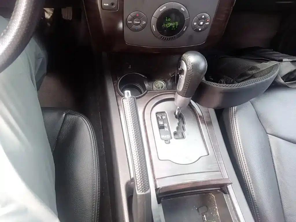 Roewe W5 2014 1.8T 4WD Automatic Luxury Special Edition — миниатюра 14