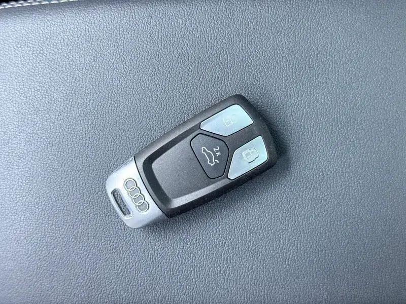 Audi A4L 2023 40 TFSI Fashion Dynamic Edition — миниатюра 11