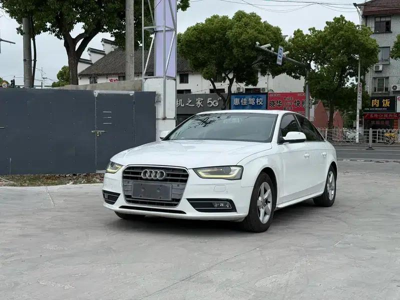 Audi A4L 2015 35 TFSI Automatic Standard Edition — миниатюра 1