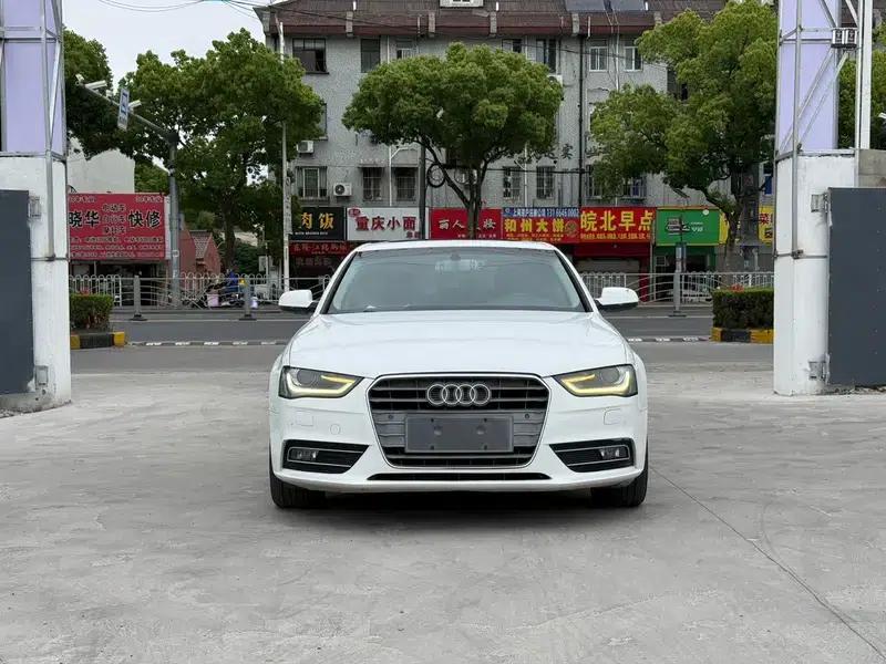 Audi A4L 2015 35 TFSI Automatic Standard Edition — миниатюра 2