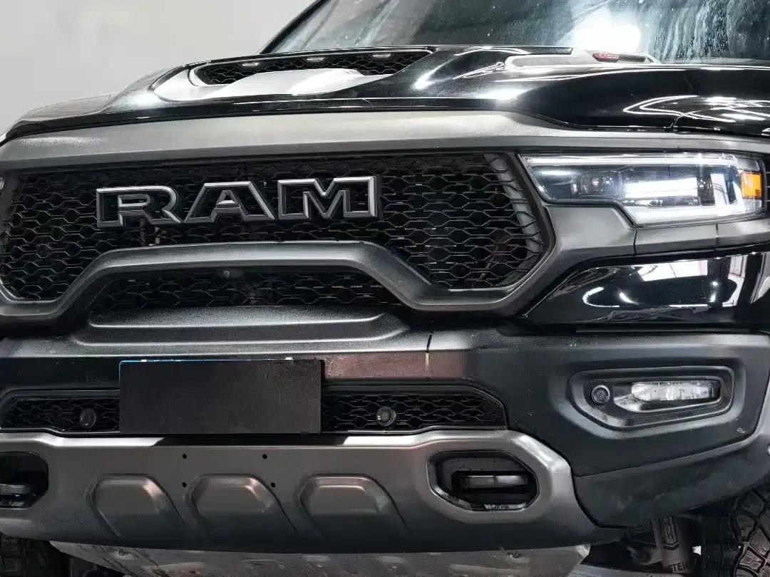 RAM Trucks Tyrannosaurus Rex 2023 6.2L Automatic — миниатюра 3