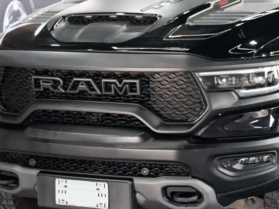 RAM Trucks Tyrannosaurus Rex 2023 6.2L Automatic — миниатюра 3