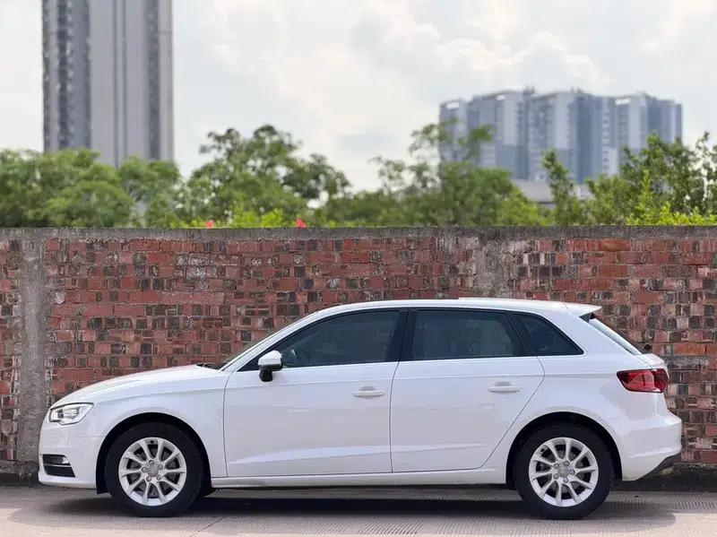 Audi A3 2015 Sportback 35 TFSI Millionth Anniversary Smart Edition — миниатюра 3