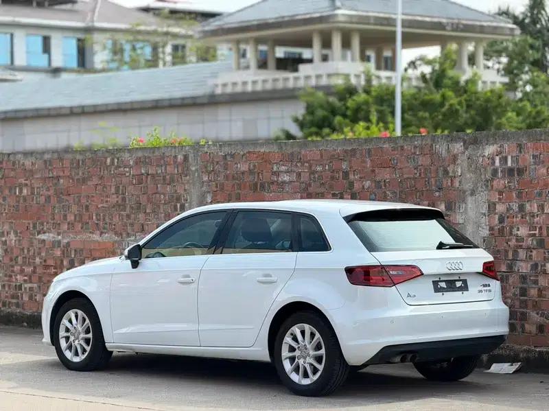 Audi A3 2015 Sportback 35 TFSI Millionth Anniversary Smart Edition — миниатюра 4