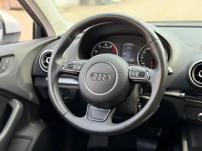 Audi A3 2015 Sportback 35 TFSI Millionth Anniversary Smart Edition — миниатюра 8