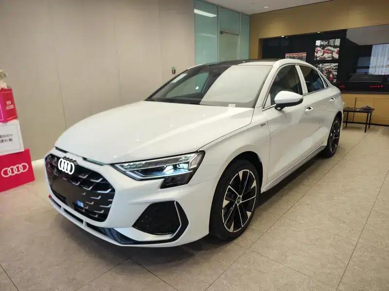 2026 Audi A3 A3L Limousine 35 TFSI Flying Spur Luxury Edition — миниатюра 1