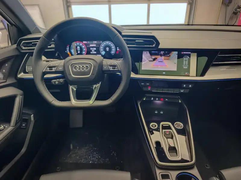 2026 Audi A3 A3L Limousine 35 TFSI Flying Spur Luxury Edition — миниатюра 11