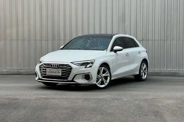 Audi A3 2022 Sportback 35 TFSI Fashionable Elegant Model — миниатюра 1