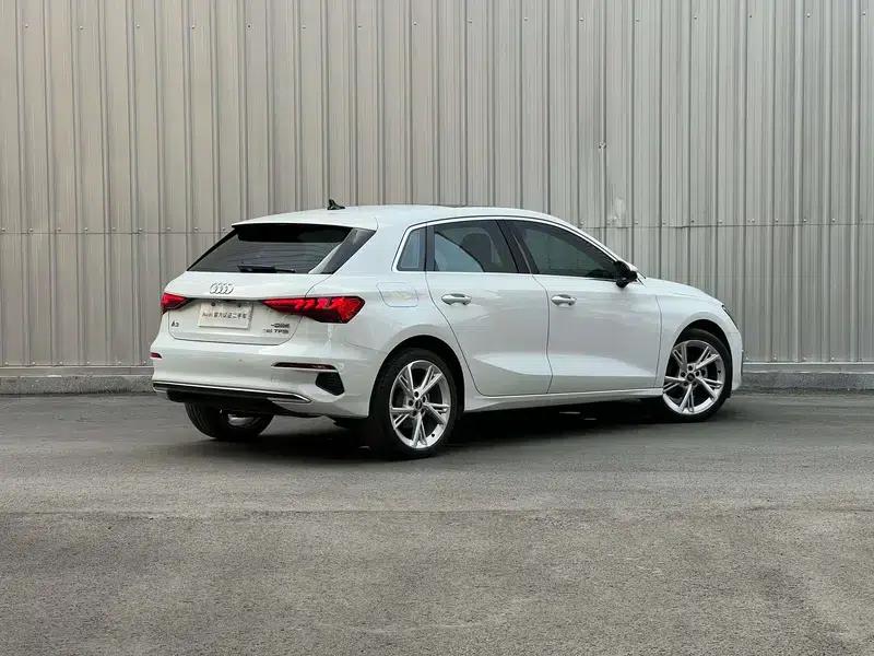 Audi A3 2022 Sportback 35 TFSI Fashionable Elegant Model — миниатюра 4