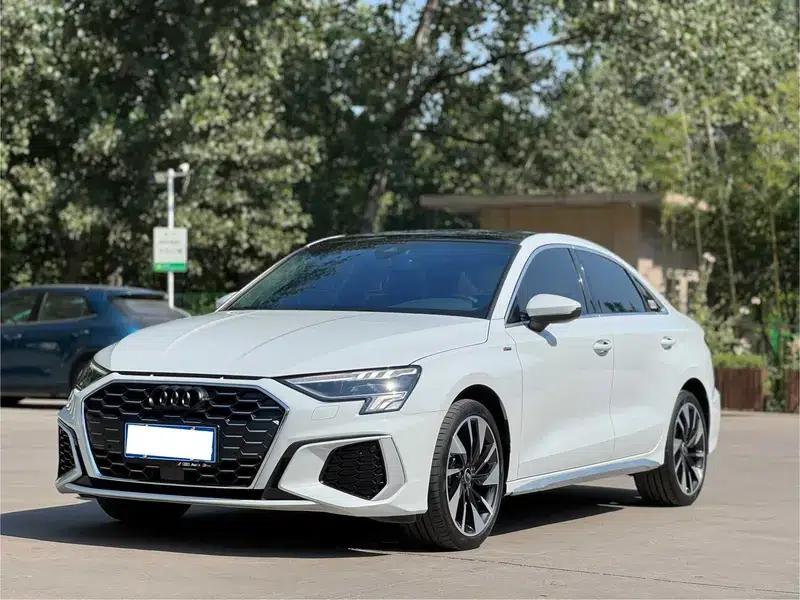 Audi A3 2023 Facelift Sportback 35 TFSI Fashion Sporty Model — миниатюра 1