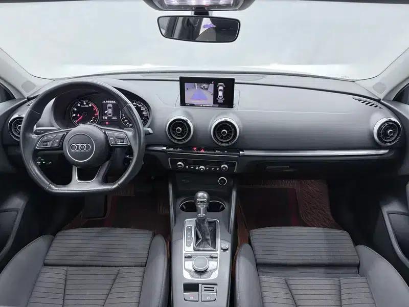 Audi A3 2018 30th Anniversary Edition Limousine 35 TFSI Sport — миниатюра 11
