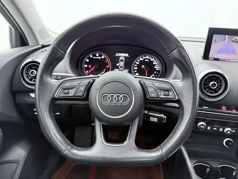 Audi A3 2018 30th Anniversary Edition Limousine 35 TFSI Sport — миниатюра 13