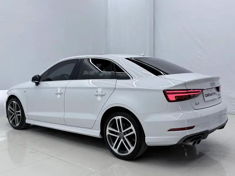 Audi A3 2018 30th Anniversary Edition Limousine 35 TFSI Sport — миниатюра 4