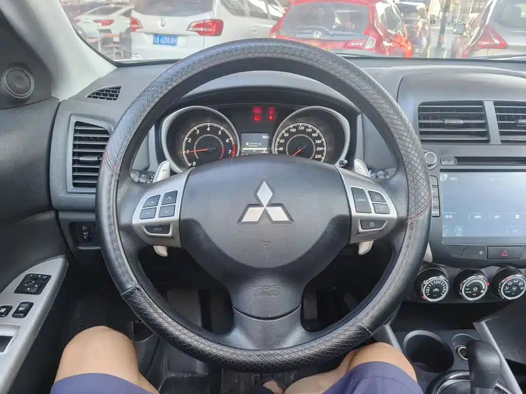 2013 ASX 2.0L CVT 4WD Premium Edition — миниатюра 11